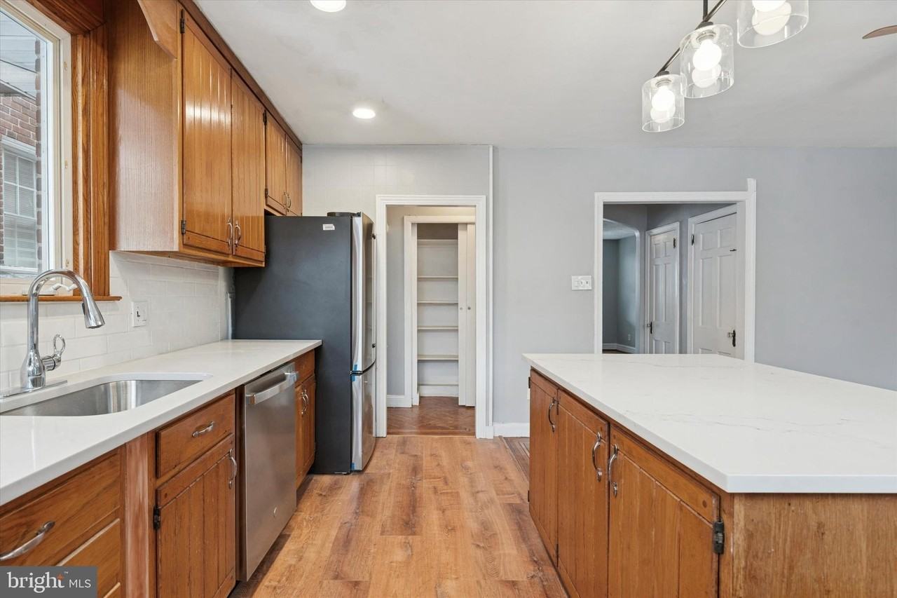 3007 N Van Buren St - Photo 5 of 16