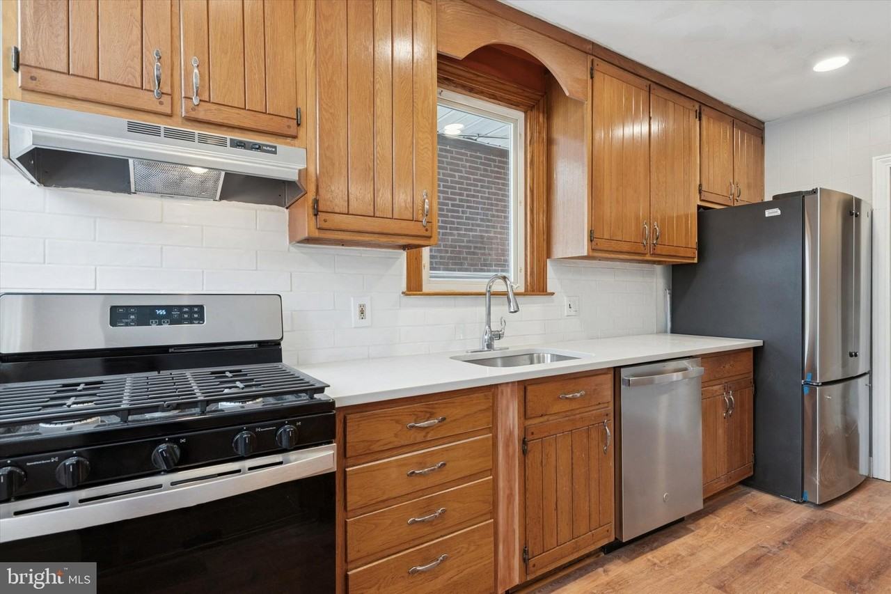 3007 N Van Buren St - Photo 6 of 16