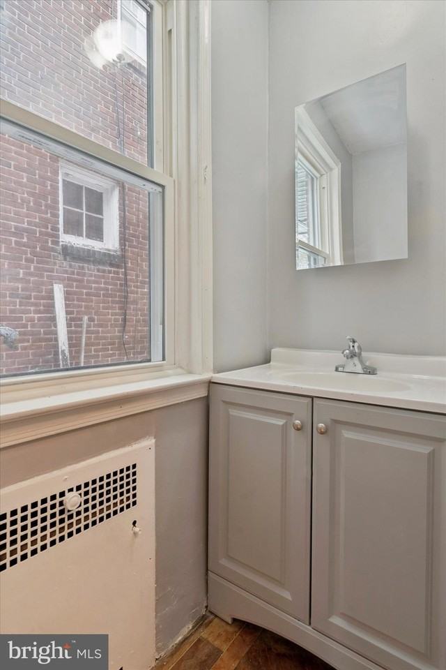 3007 N Van Buren St - Photo 7 of 16