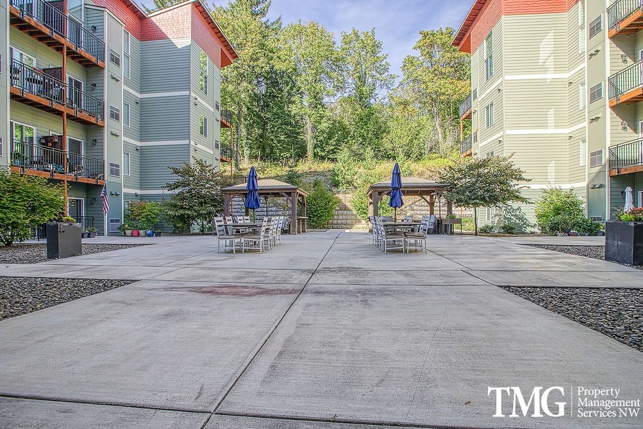 The Terrace at River Oaks - Photo 3 of 29