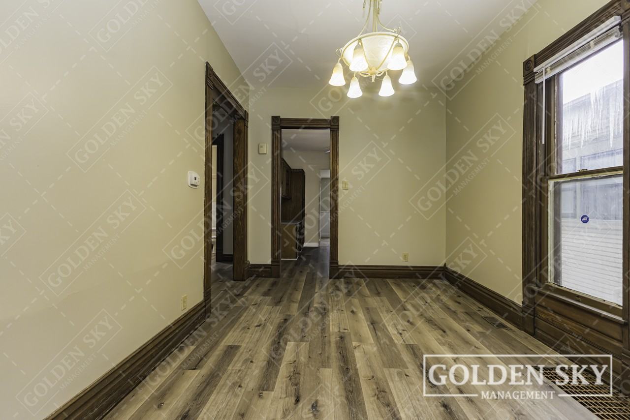 805 E Jackson St #805 - Photo 3 of 16