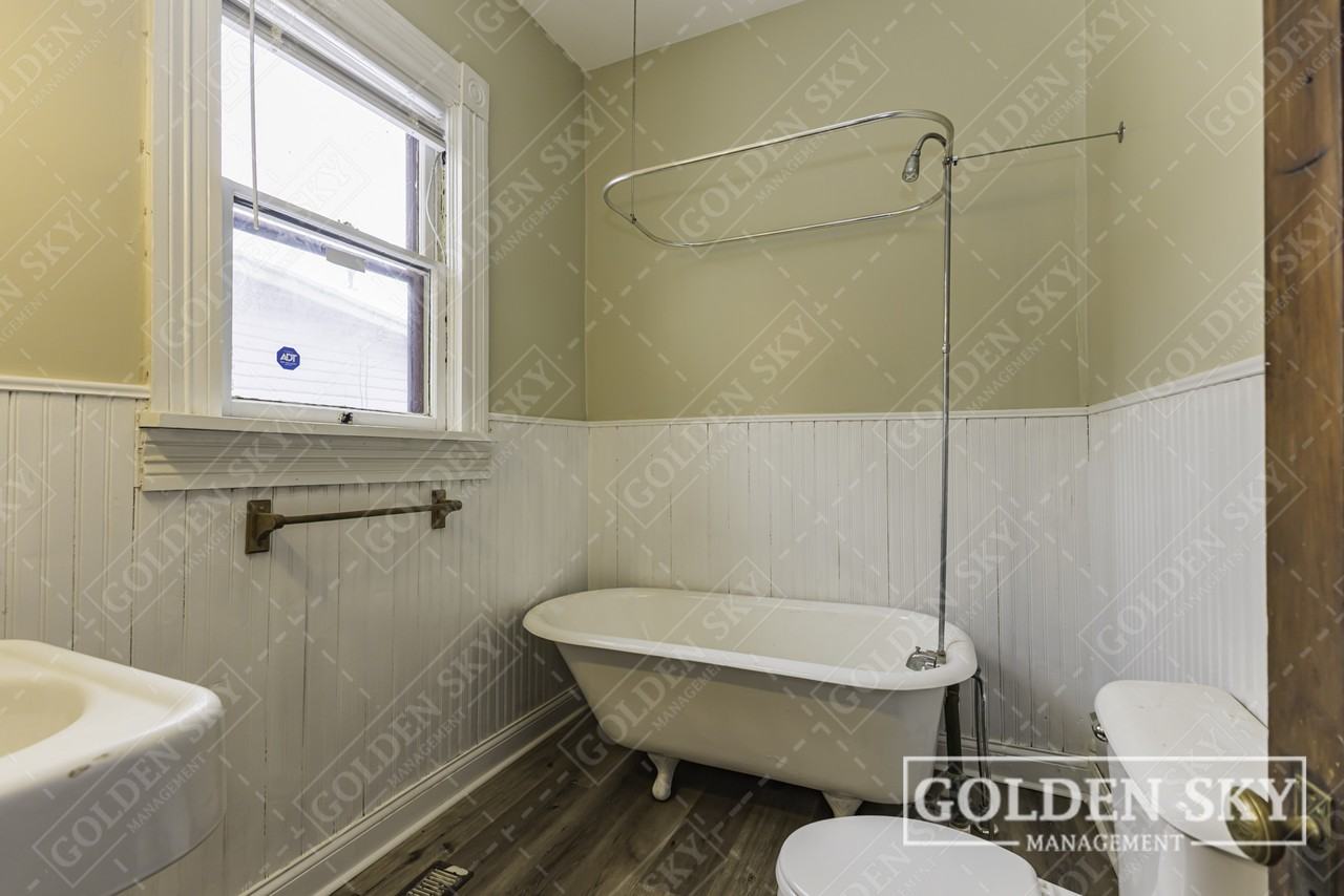 805 E Jackson St #805 - Photo 5 of 16