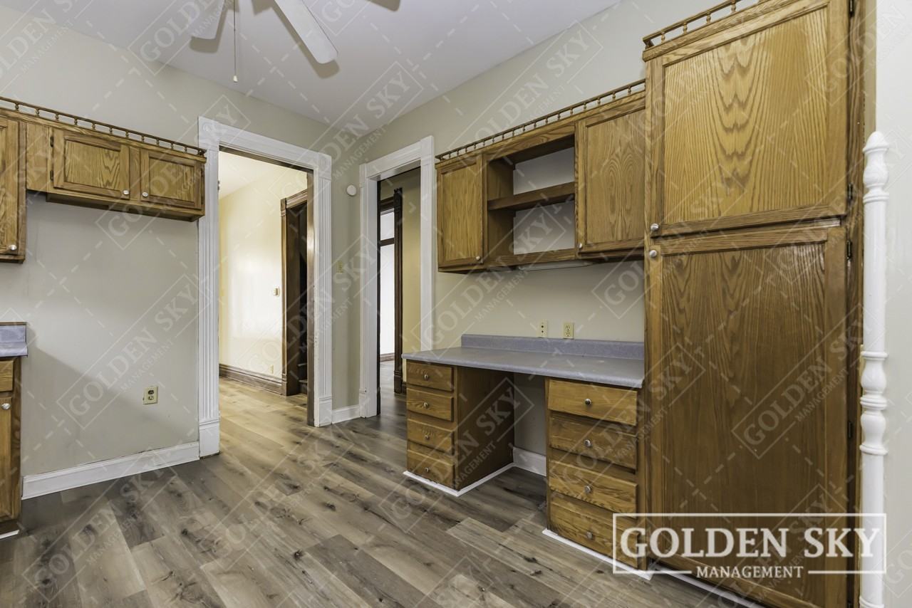 805 E Jackson St #805 - Photo 6 of 16