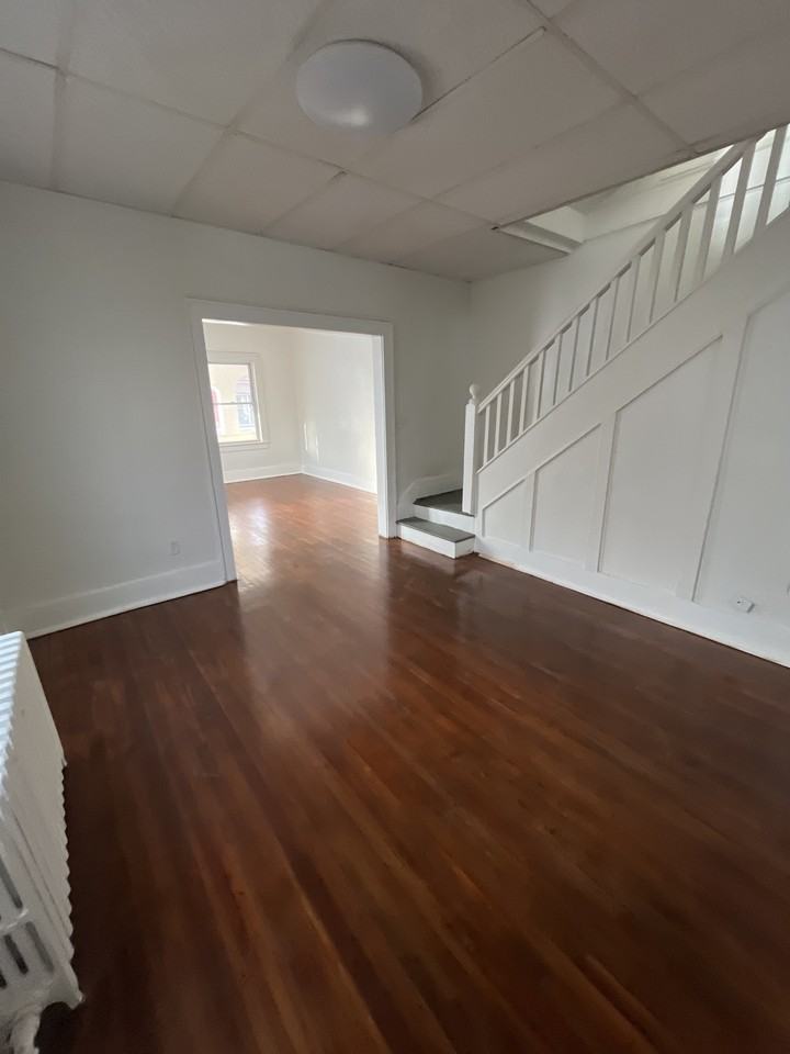 24 Market St #2 - Photo 2 of 12