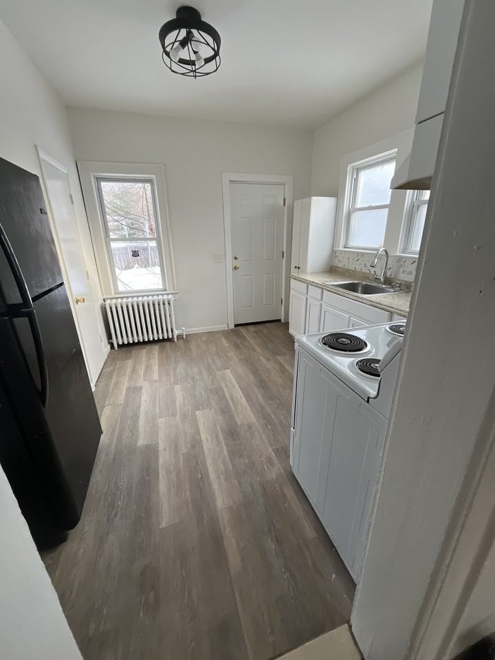 24 Market St #2 - Photo 4 of 12