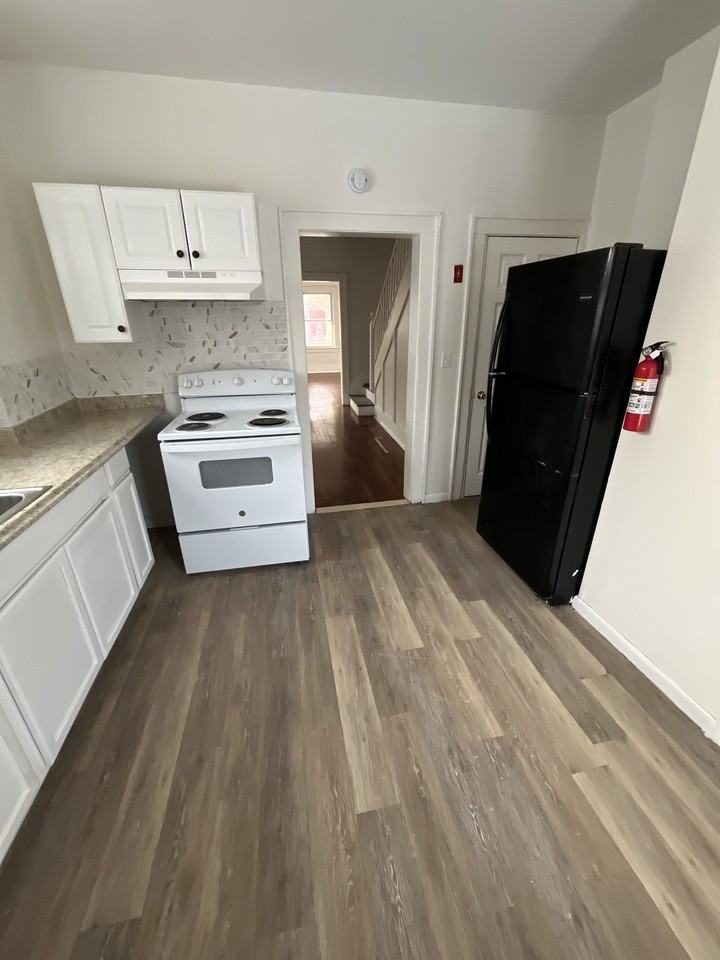 24 Market St #2 - Photo 6 of 12