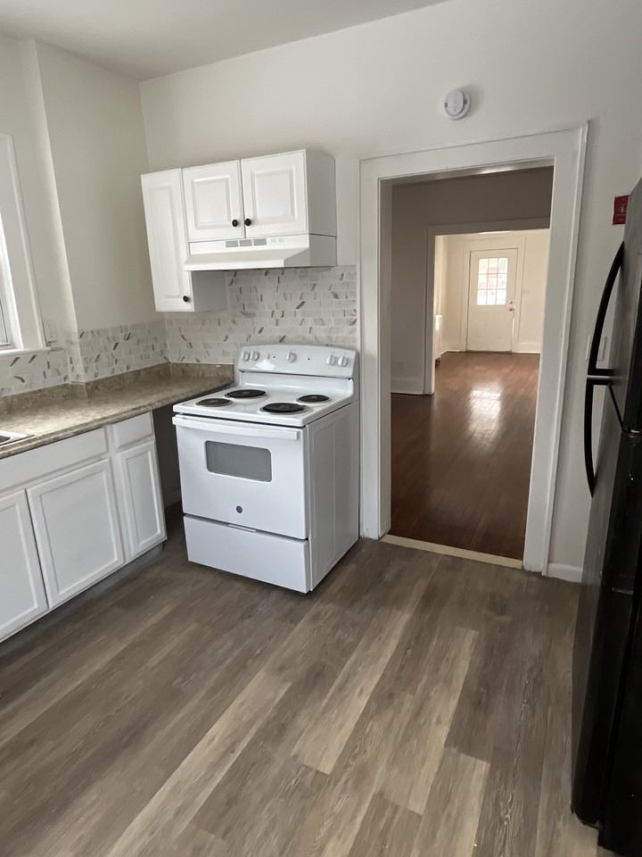 24 Market St #2 - Photo 7 of 12