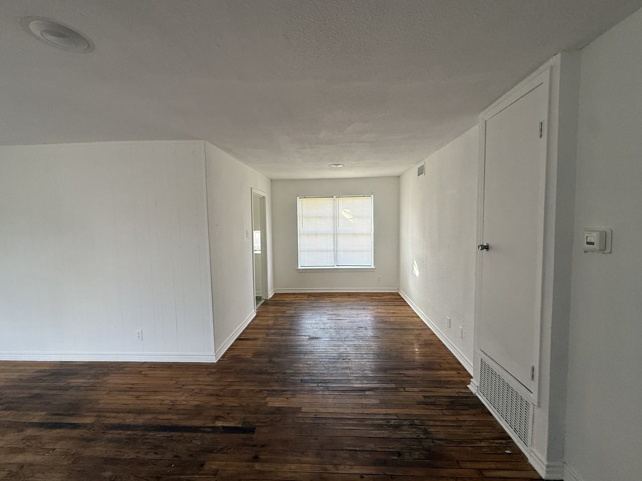 15 Macarthur Dr #1 - Photo 2 of 17