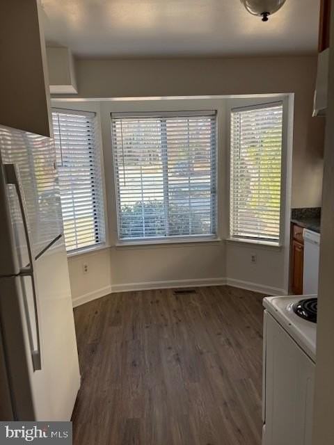 661 Genessee St - Photo 7 of 29