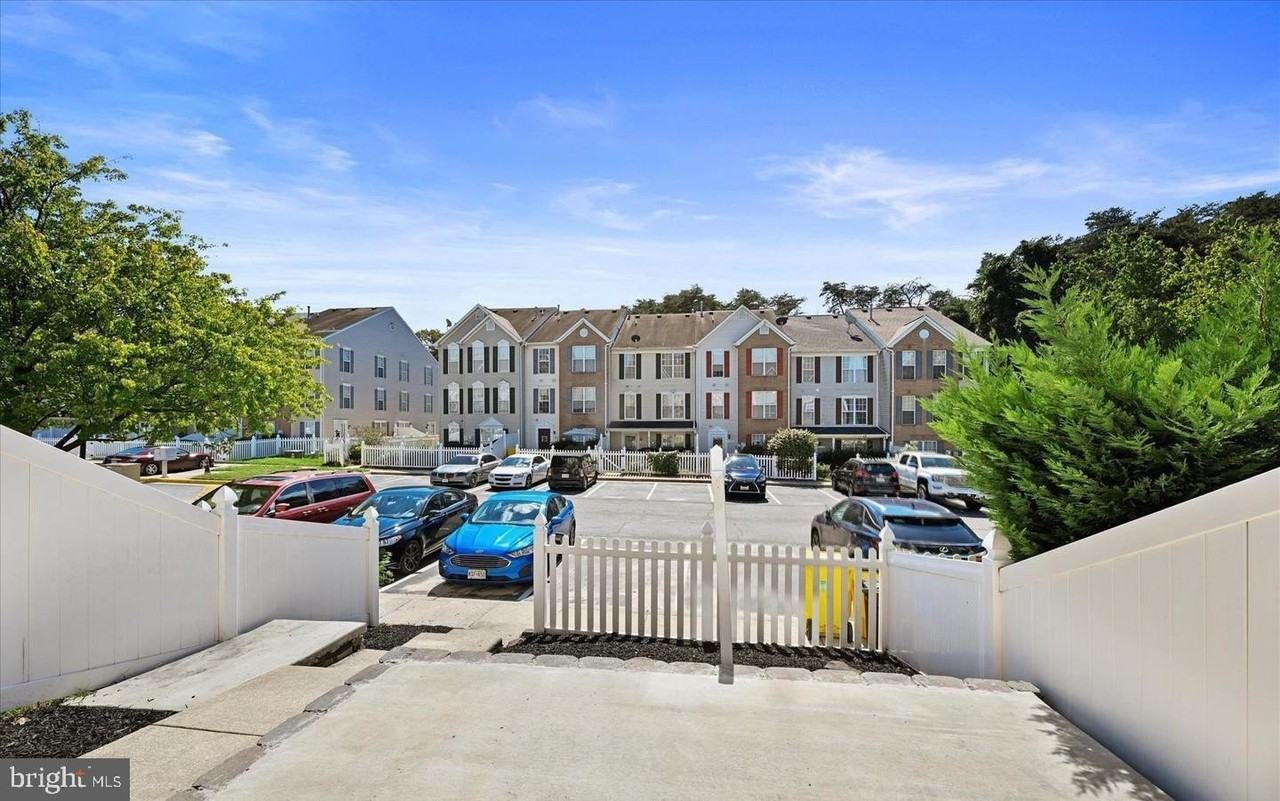 1817 Triple Feather Rd - Photo 2 of 10