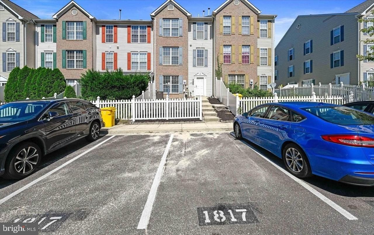 1817 Triple Feather Rd - Photo 3 of 10