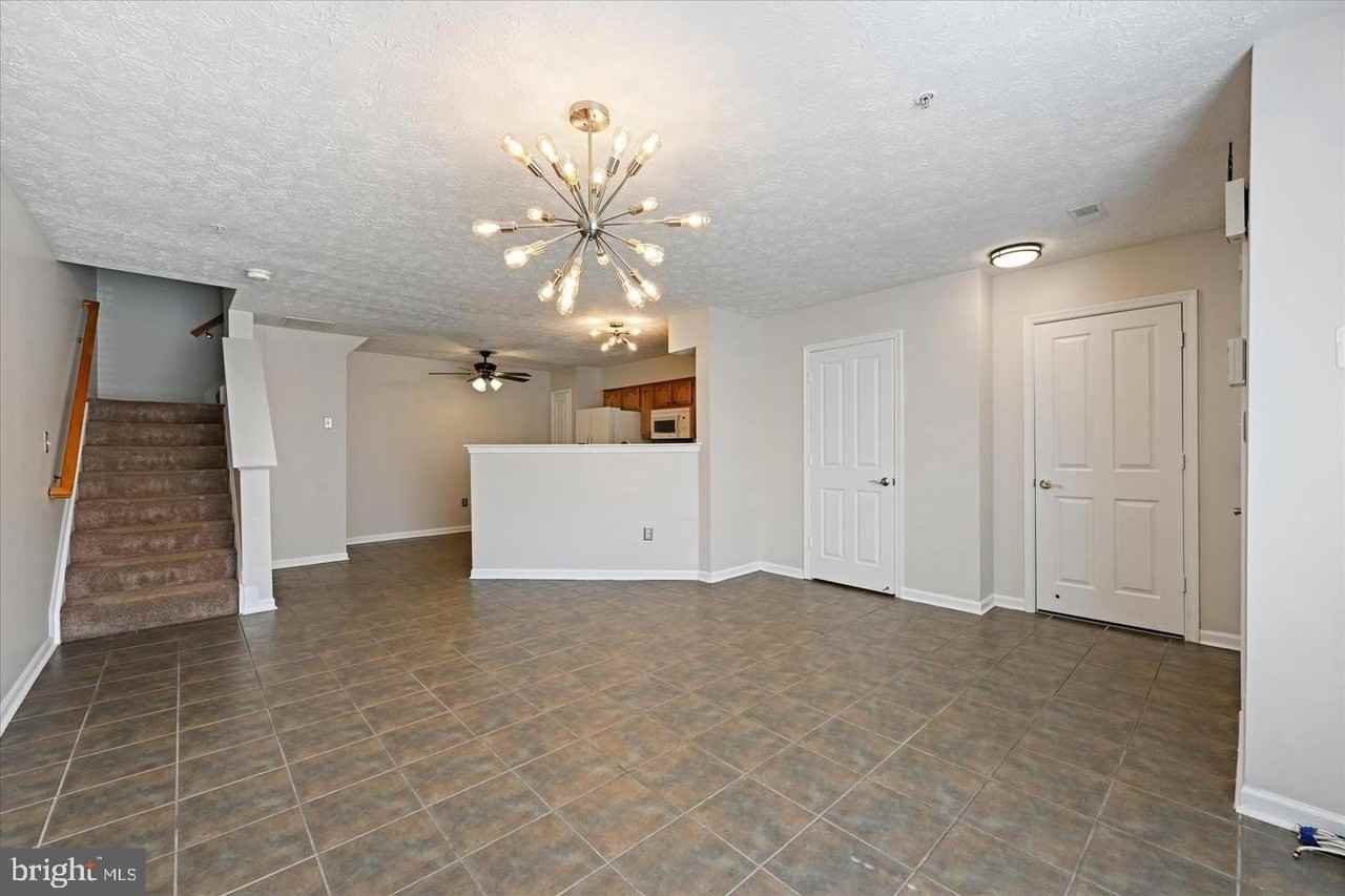 1817 Triple Feather Rd - Photo 5 of 10