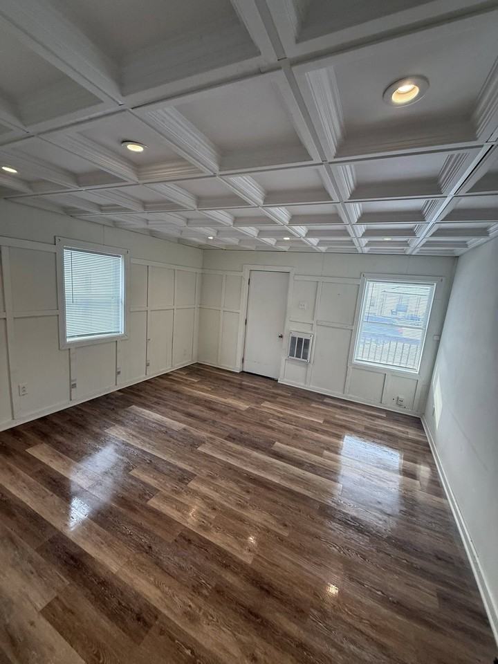 5710 1/2 Hoover Avenue - 2 #2 - Photo 2 of 8