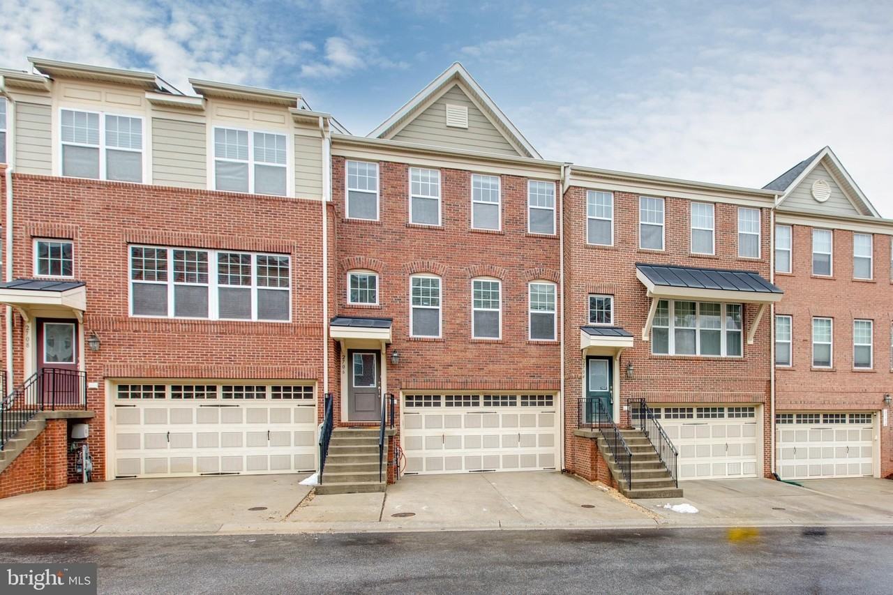 2706 Amber Crest Rd - Photo 3 of 44