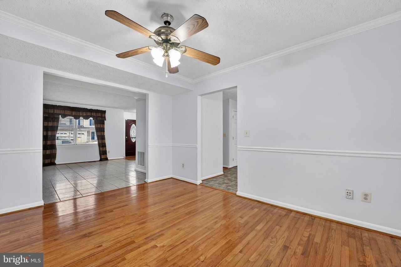 7916 Evesboro Dr - Photo 7 of 30