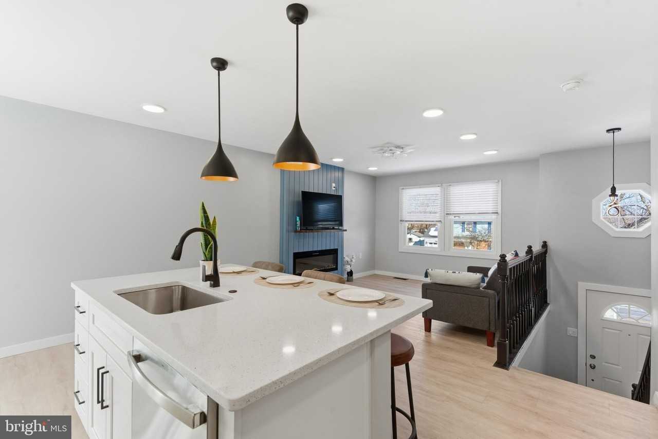 7872 Bastille Pl - Photo 5 of 39