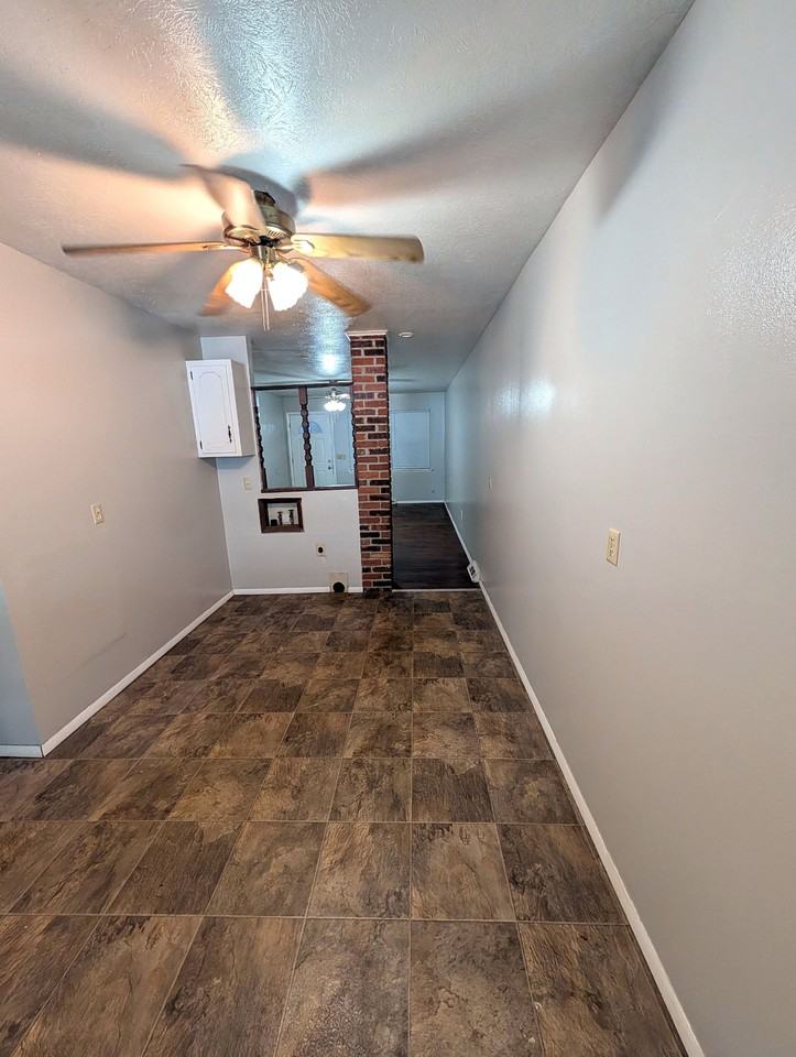 2044 S Barcliff Ave Apt 3 #3 - Photo 2 of 9