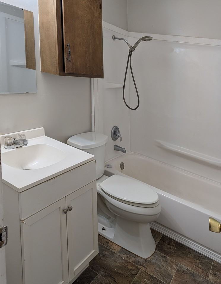 2044 S Barcliff Ave Apt 3 #3 - Photo 7 of 9