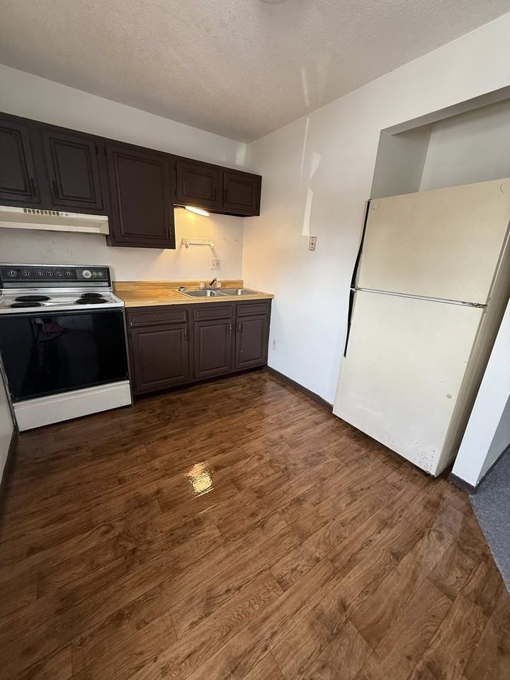 3114 East Pike - L #L - Photo 2 of 4