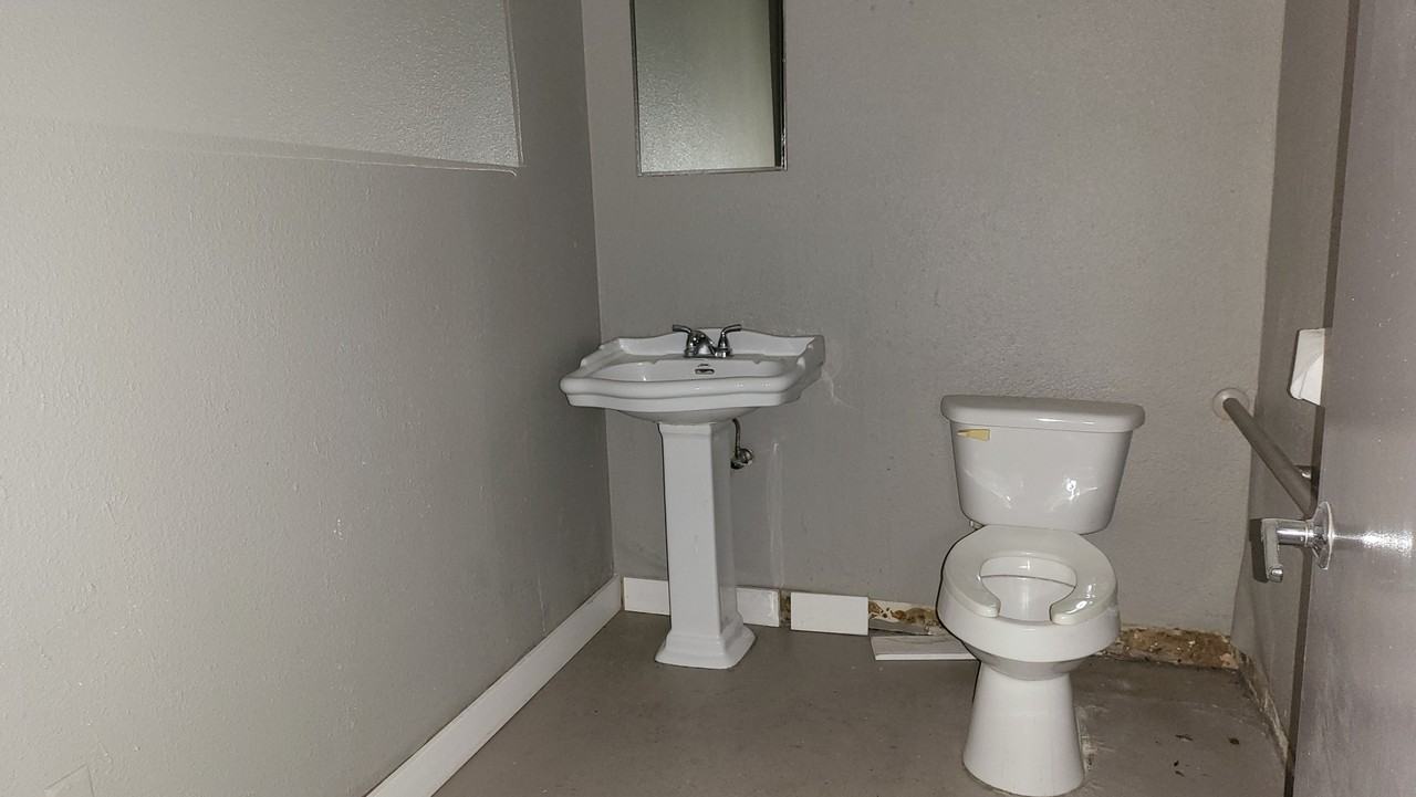 5993 Bartlett Center Dr #1 - Photo 5 of 6