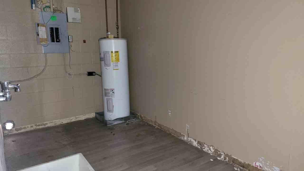 5993 Bartlett Center Dr #1 - Photo 6 of 6