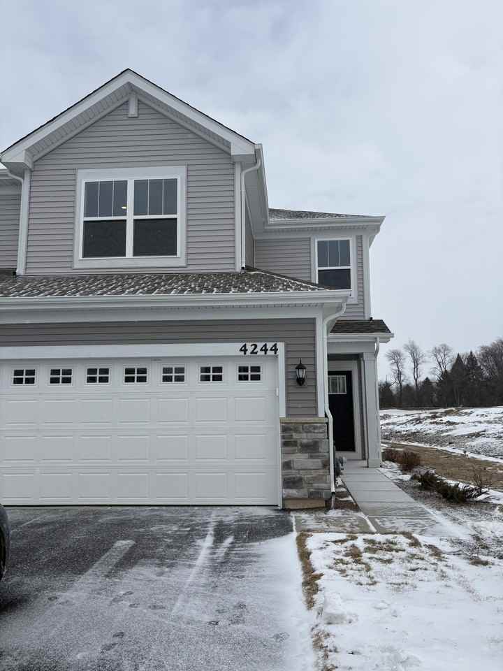 4244 Meadowridge Rd #1 - Photo 2 of 24