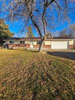 featured image of 180 Nw Wilson Cir #1