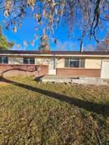 180 Nw Wilson Cir #1 - Photo 1 of 1