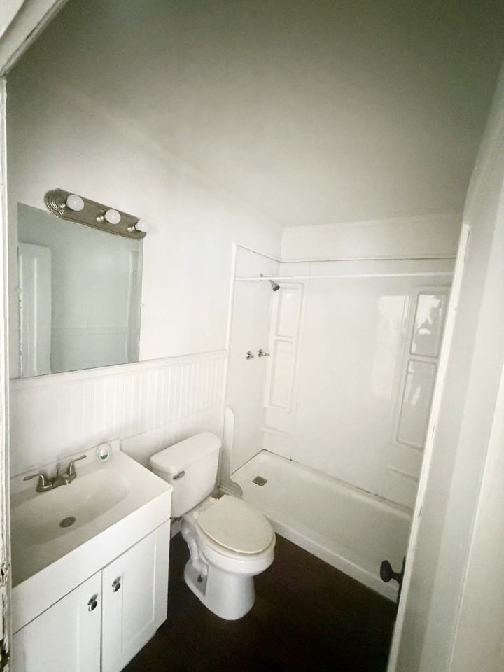 1324 Georgetown St #1 - Photo 3 of 18