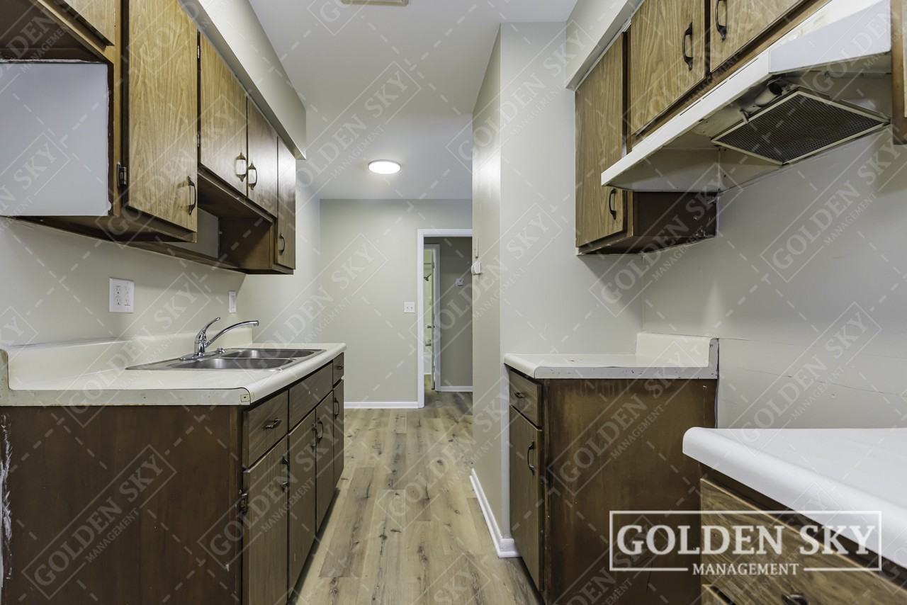 4611 South Madison StreetUnit 15 #15 - Photo 4 of 11