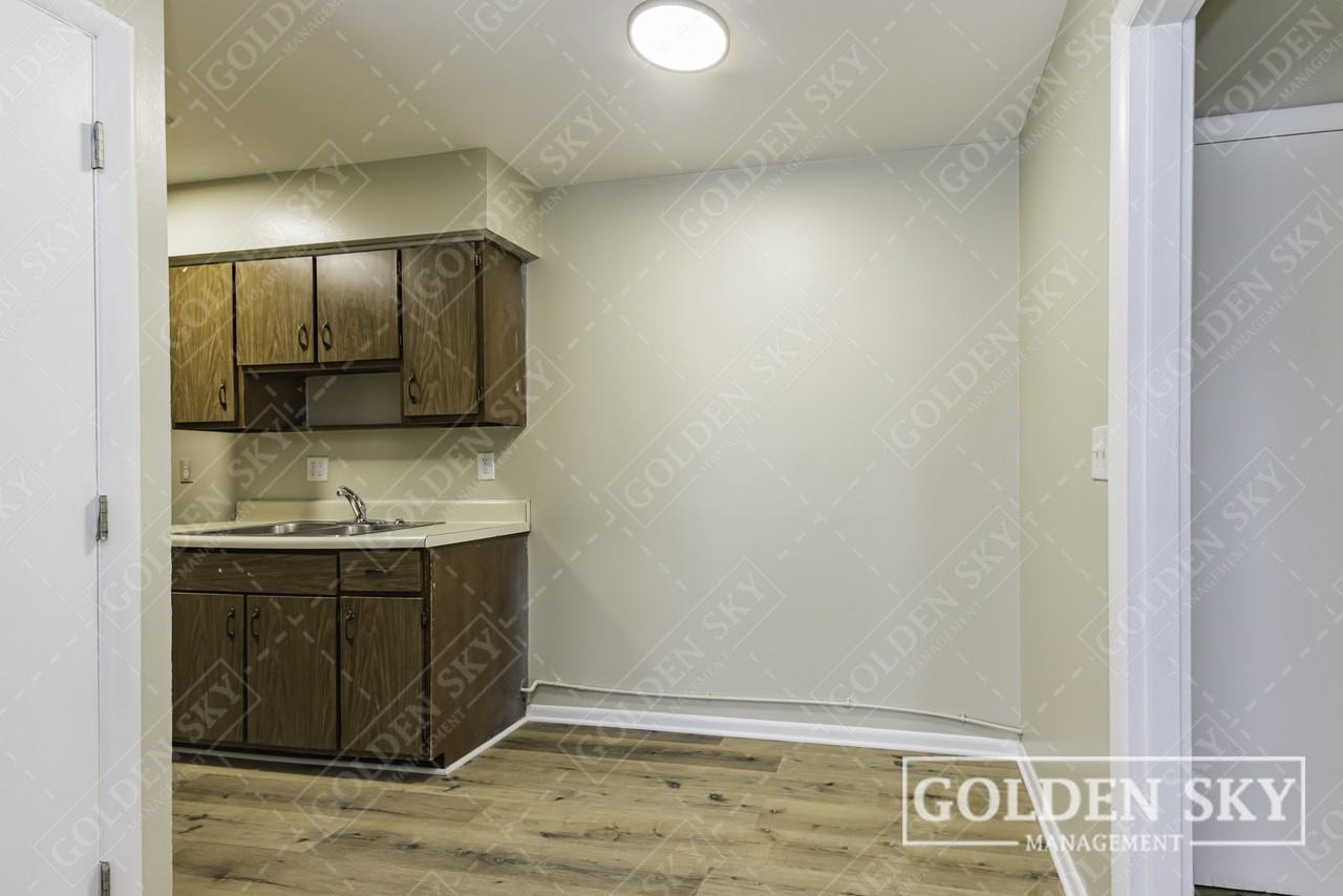 4611 South Madison StreetUnit 15 #15 - Photo 5 of 11