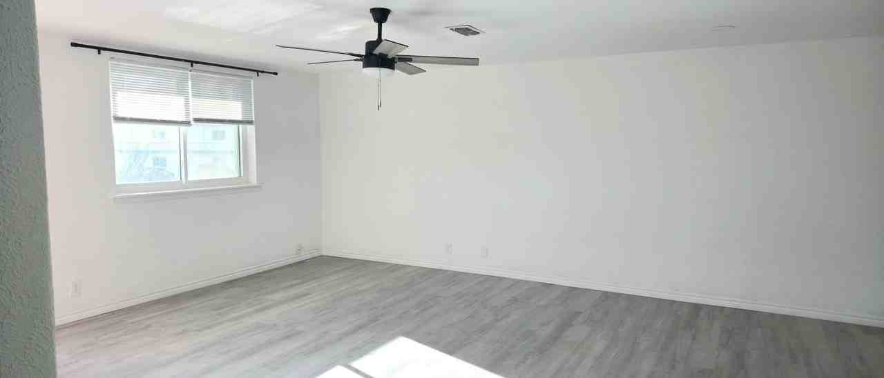 527 W Main St #40 - Photo 4 of 9