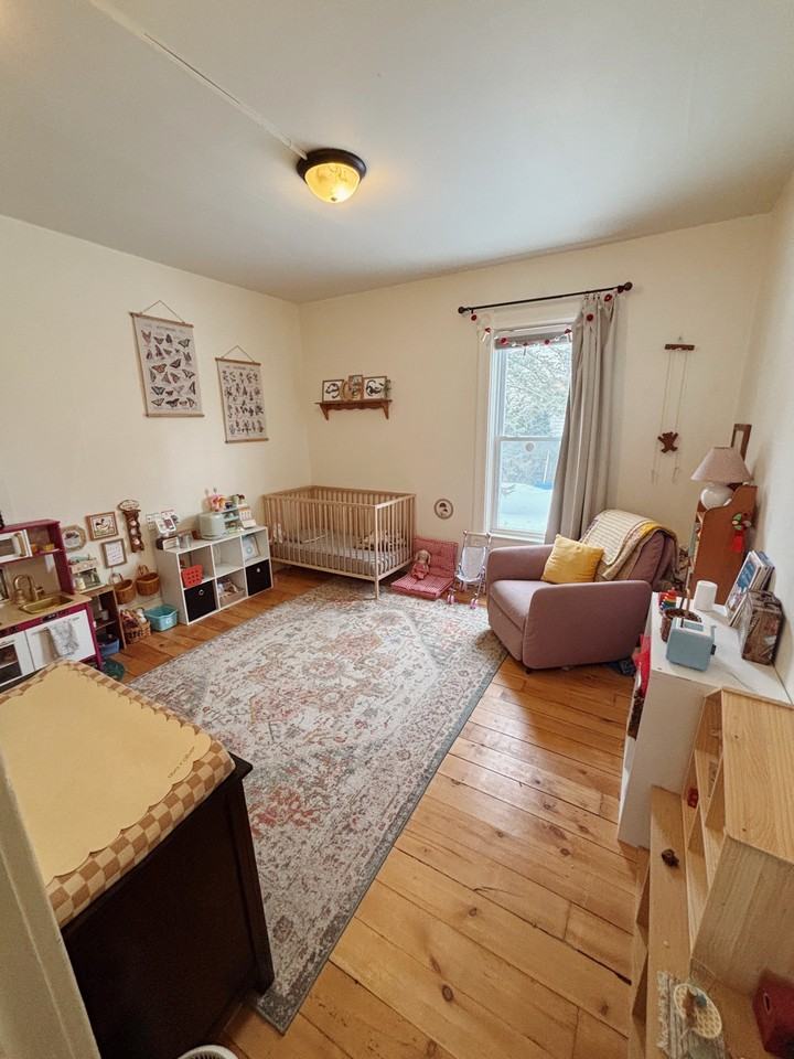 528 Centre St - Photo 3 of 13