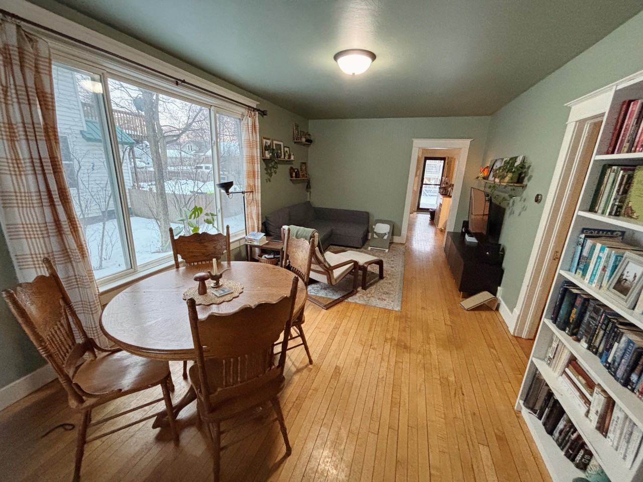 528 Centre St - Photo 5 of 13