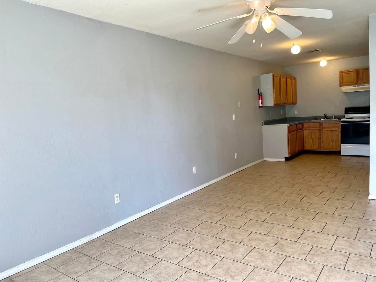 310 S B St #1 - Photo 4 of 13