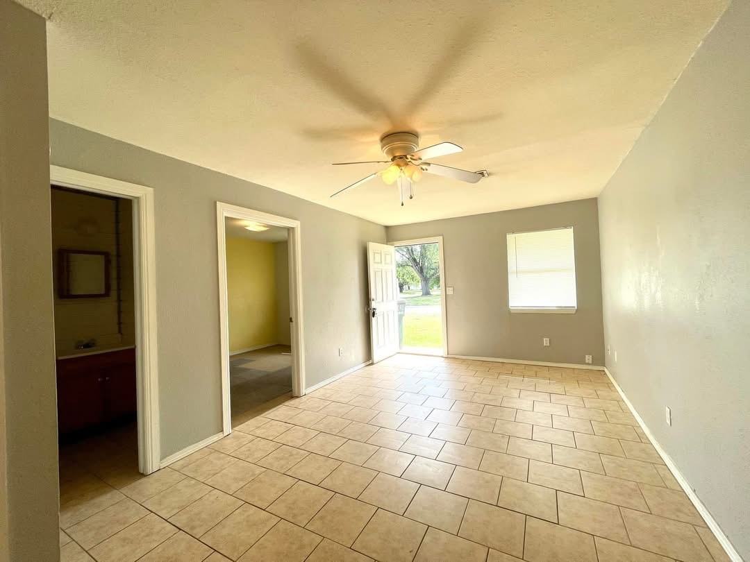 310 S B St #1 - Photo 6 of 13