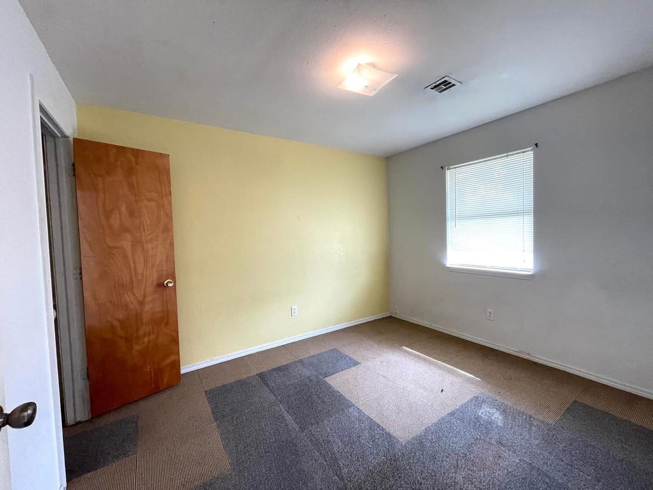 310 S B St #1 - Photo 7 of 13