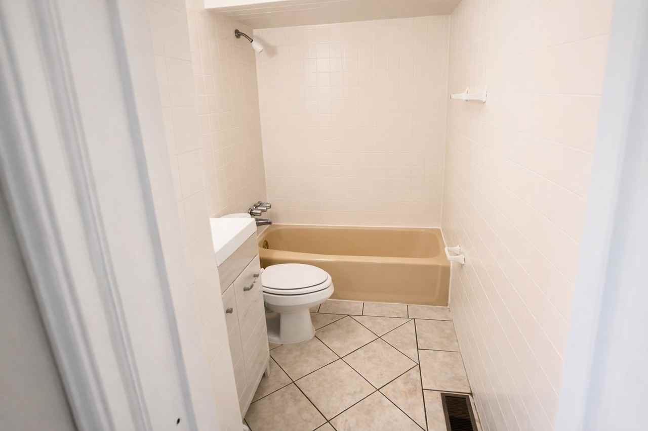 221 NORTH DITHRIDGE STREETAPT 6 #6 - Photo 4 of 7