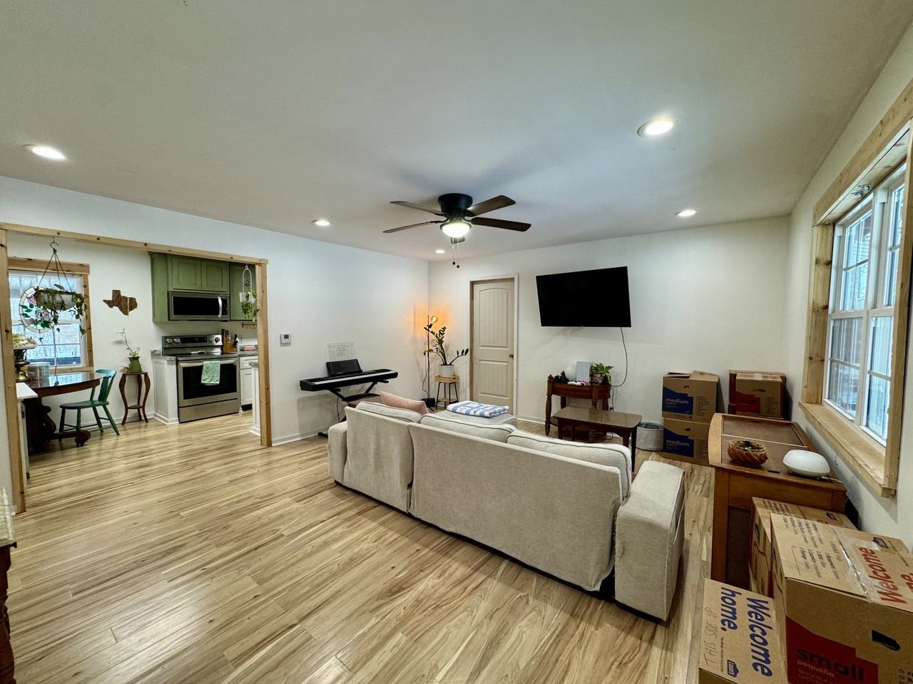923 Cole Dr #1 - Photo 3 of 18
