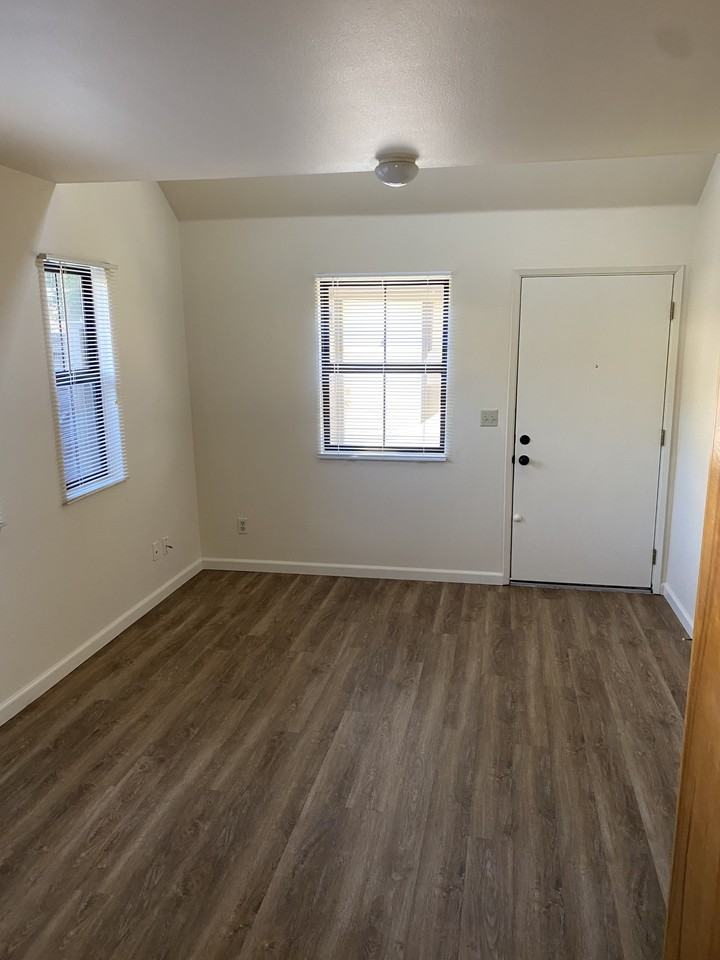 3287 Broad St #3287A - Photo 4 of 8