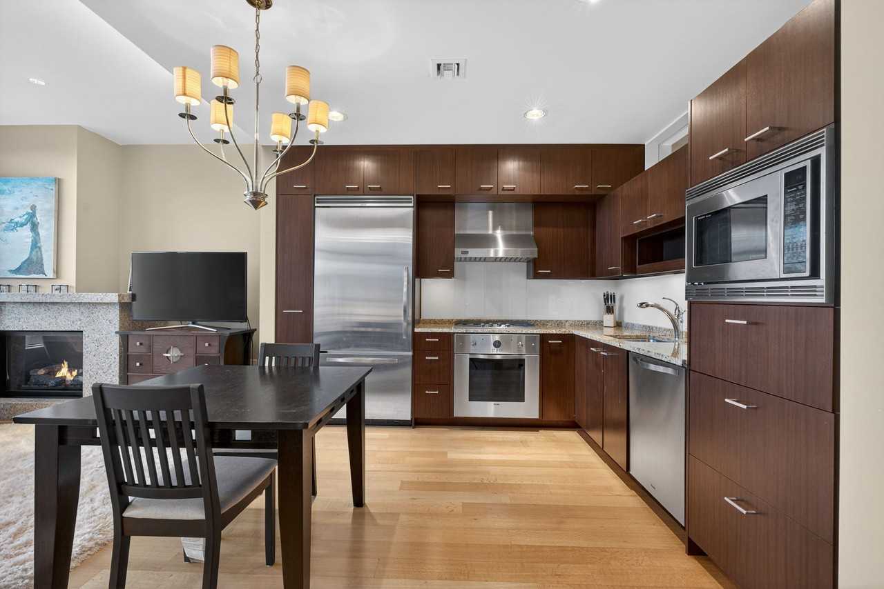 1001 Nw Lovejoy St #401 - Photo 7 of 50