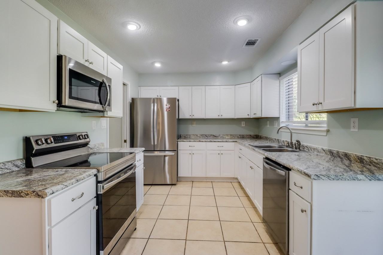 9524 Point Aux Chenes Rd #1 - Photo 5 of 17