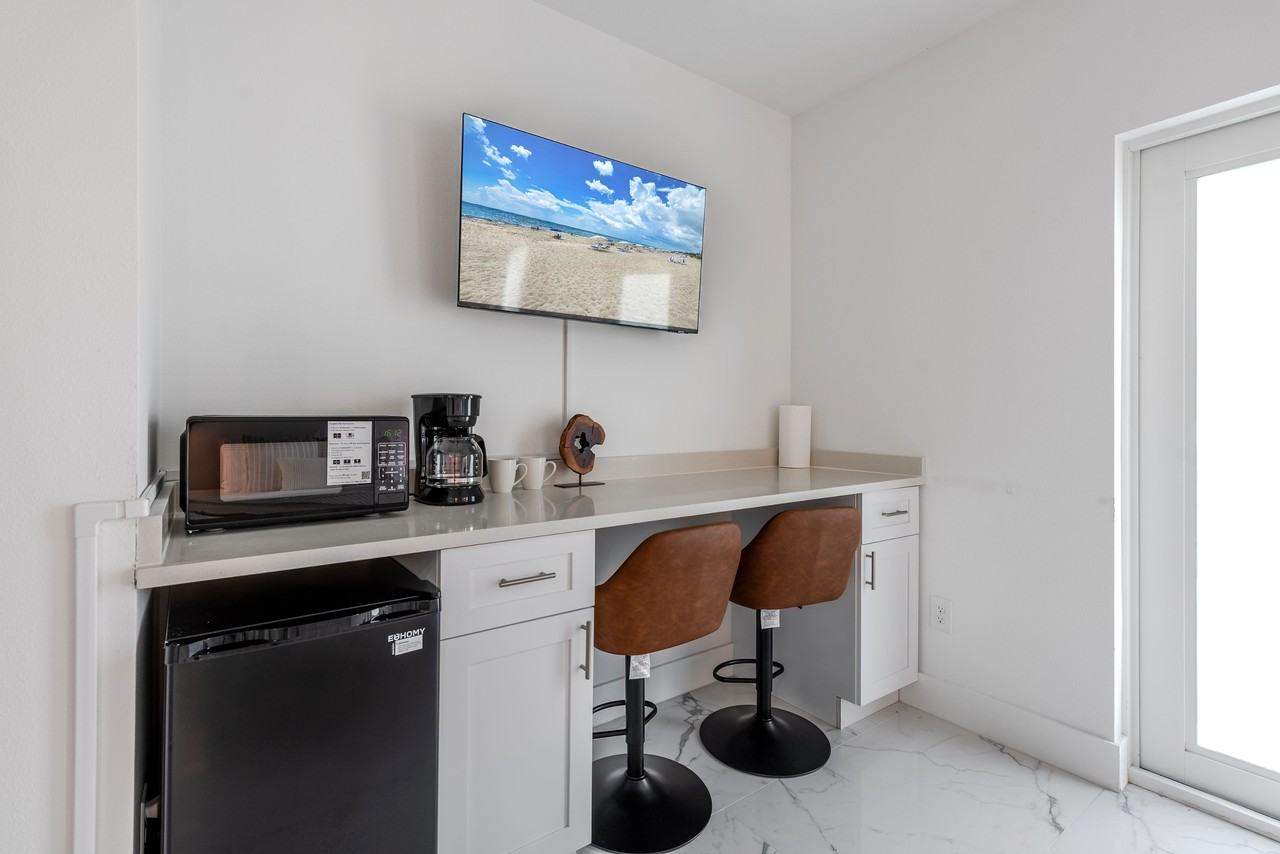 408 Nw 13th Ave #1 - Photo 7 of 16