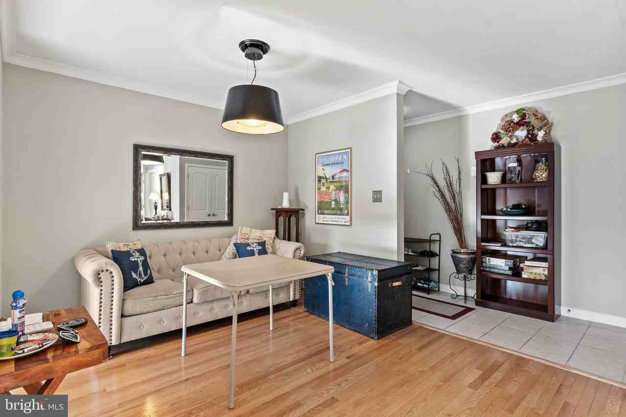 1233 Gemini Dr Apt H - Photo 3 of 24