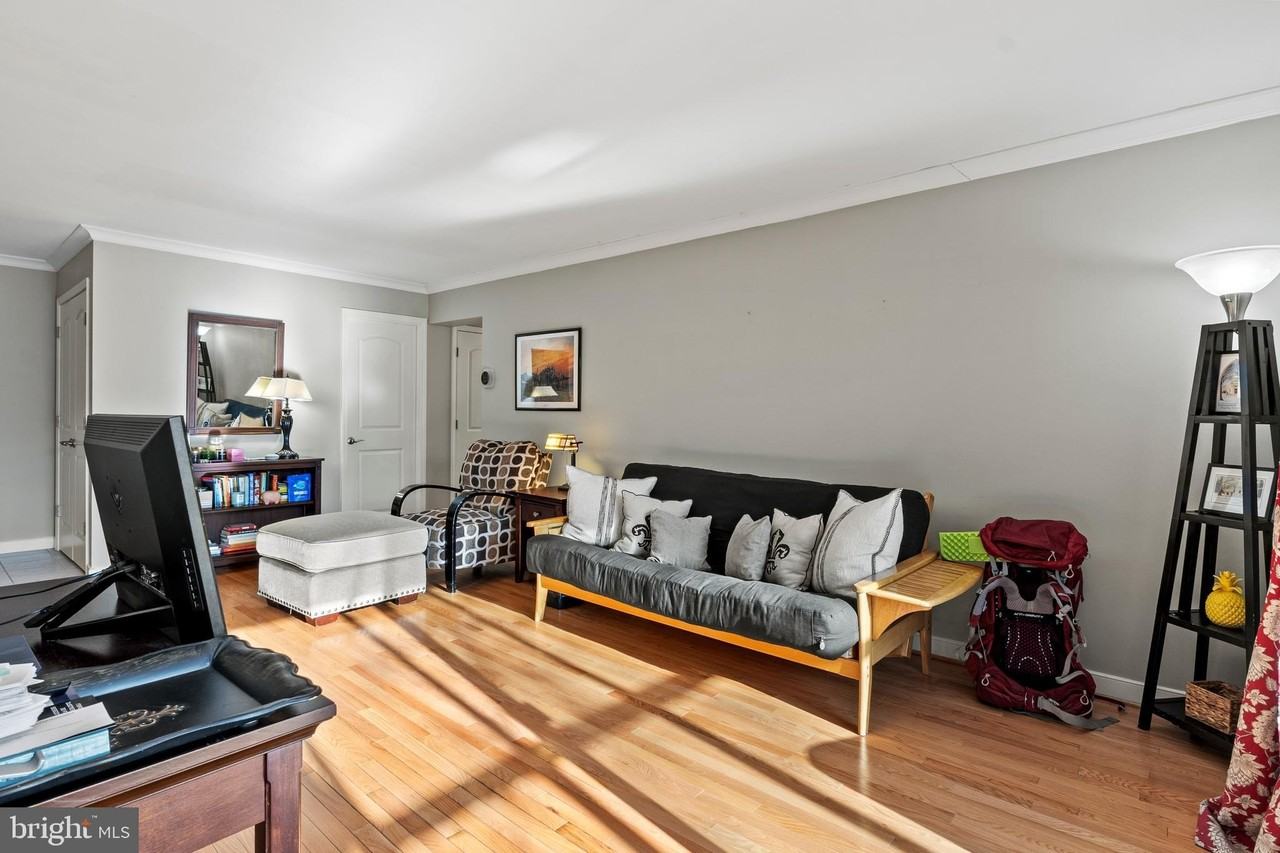 1233 Gemini Dr Apt H - Photo 4 of 24