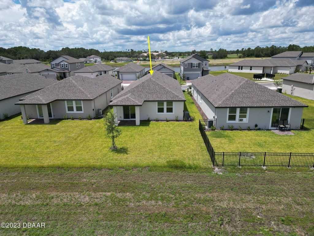 136 Links Terrace Blvd #1 - Photo 4 of 37