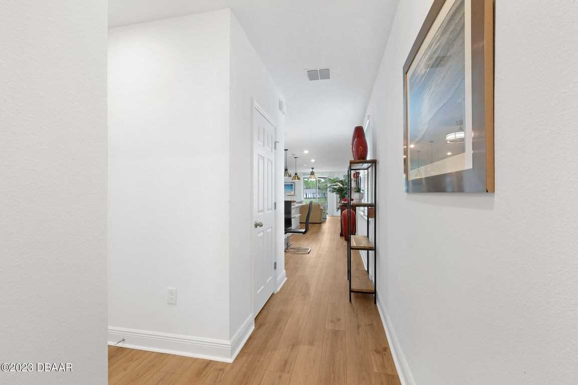 136 Links Terrace Blvd #1 - Photo 6 of 37