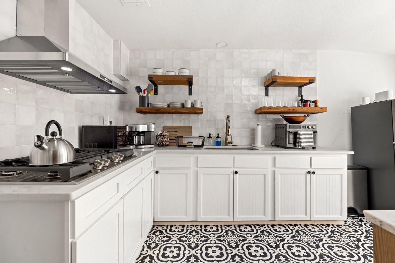 110 East Craig PlaceUnit 2 #2 - Photo 7 of 15