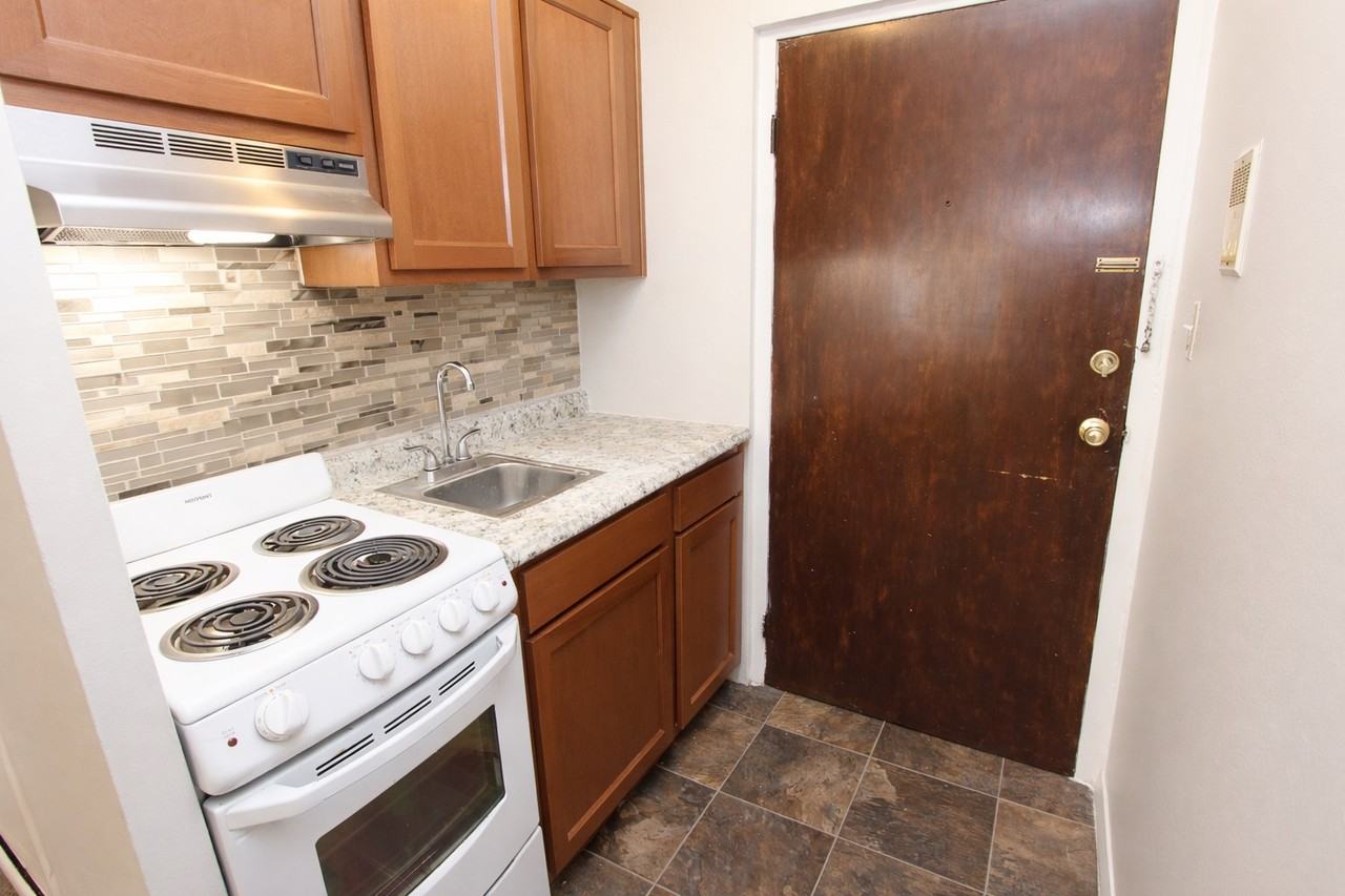 325 NORTH CRAIG STREETAPT 304A #304A - Photo 2 of 7