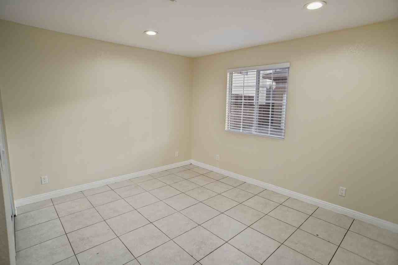 11819 Glenoaks Blvd #11819 - Photo 6 of 19